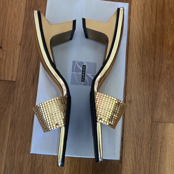 NWT Studio Roma open toe slide in gold with block heel size 6.5 - Picture 5 of 9
